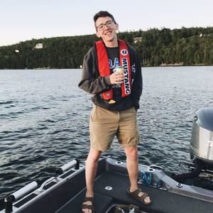 Meet your Posher, Aaron